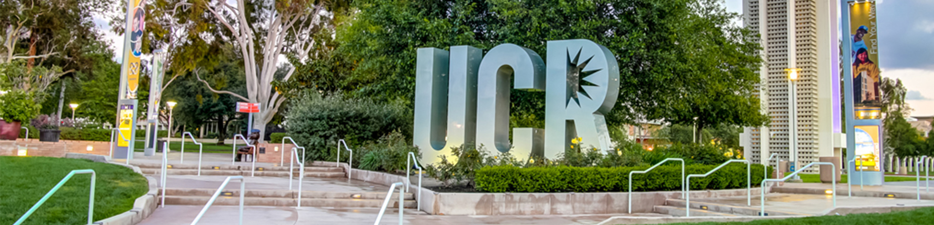 加州大(dà)學河(hé)濱分(fēn)校(xiào)